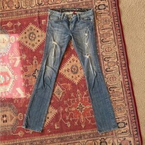 GUESS Women's Blue Distressed straight leg Foxy Jeans size 26